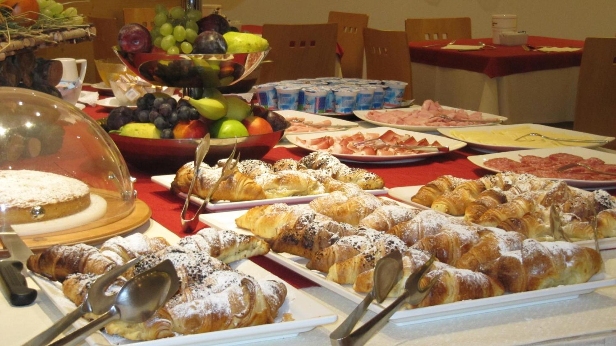 Hotel Meeting Λιβίνιο Εξωτερικό φωτογραφία