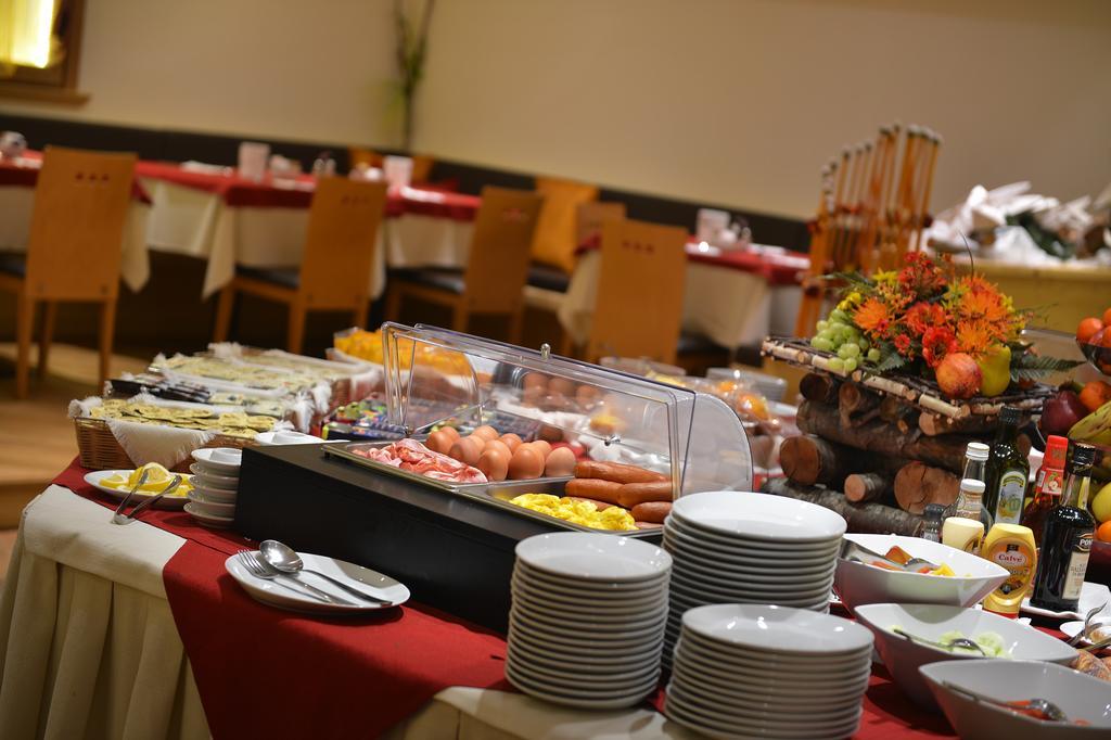 Hotel Meeting Λιβίνιο Εξωτερικό φωτογραφία